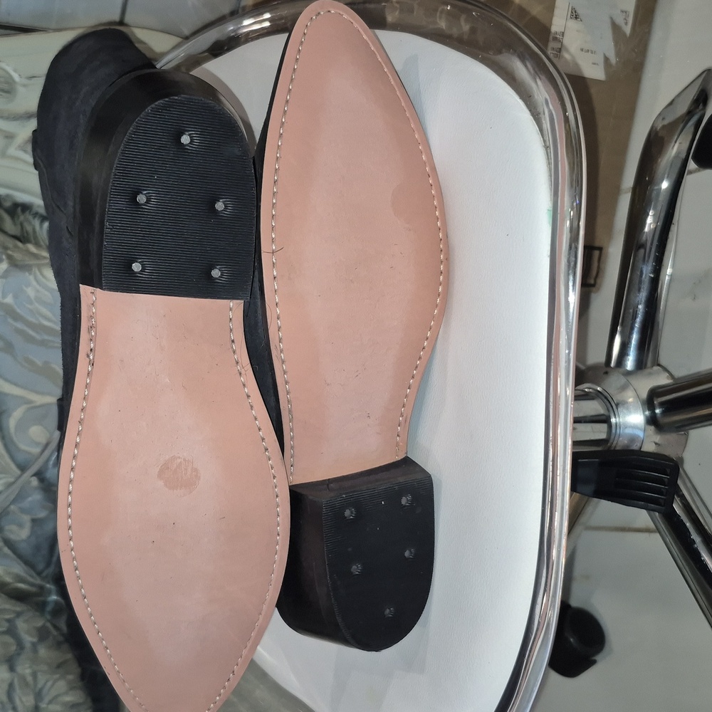 A Pair Of Blackish Gray Cow Girl Boots. - Picture 2 of 3